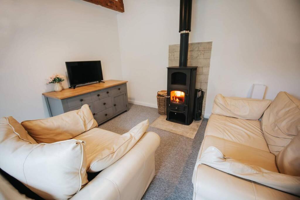 Cosy Cottage On Banks Of River Wye Foy Exterior photo